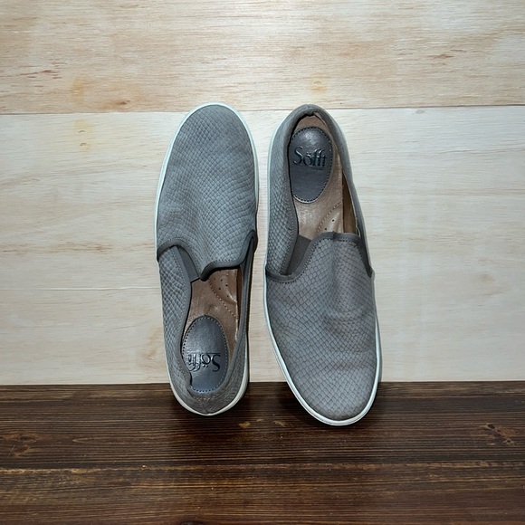 Sofft Slip Ons - Picture 1 of 3